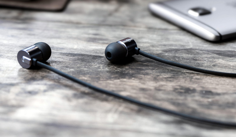 OnePlus Bullets V2 In-Ear Headphones Launched in India at Rs. 1,199