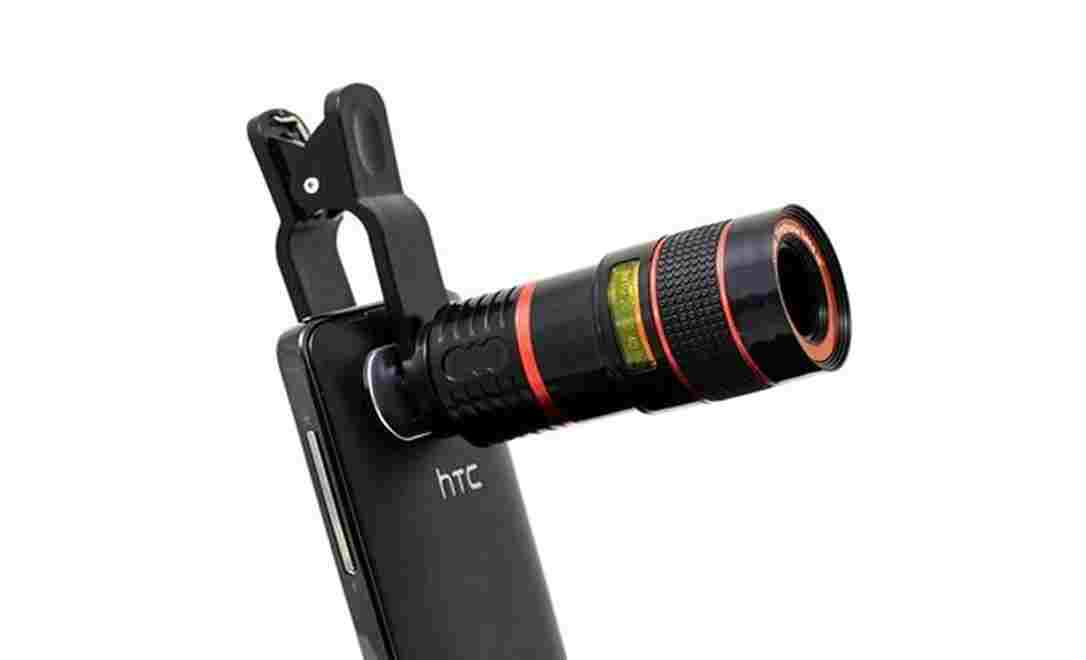 This telephoto lens adds 8x zoom to your smartphone camera